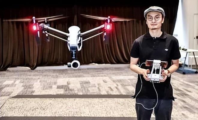顶全球领着大疆硬刚美国身价直逼500亿！j9九游真人游戏第一平台汪滔：八年持续登(图4)