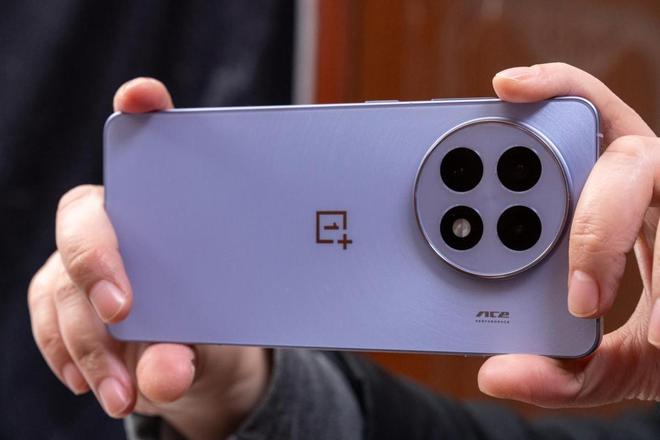 0 Pro：国补当下性价比直屏手机该怎么选j9国际站一加Ace 5 Pro与红米K8(图18)